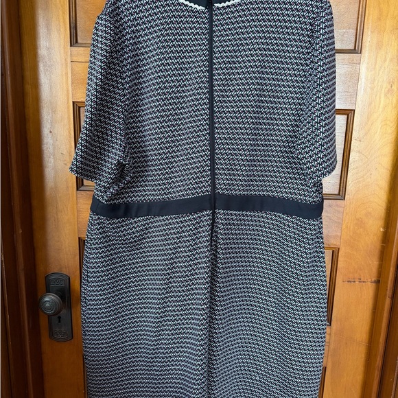 Modcloth Black and Pink Textured Dress Size 3X - Picture 4 of 8